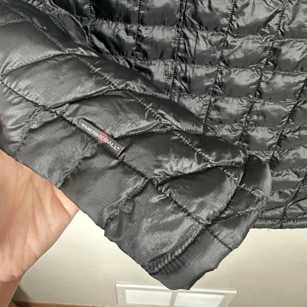 The North Face ThermoBall Trekker Vest Sz XXL Black Logo Gorpcore Logo NF0A3LHD